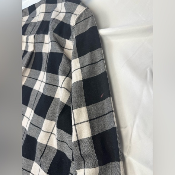 Express - White, Grey, and Black Plaid Long Sleeve Button Up Shirt - Picture 5 of 8